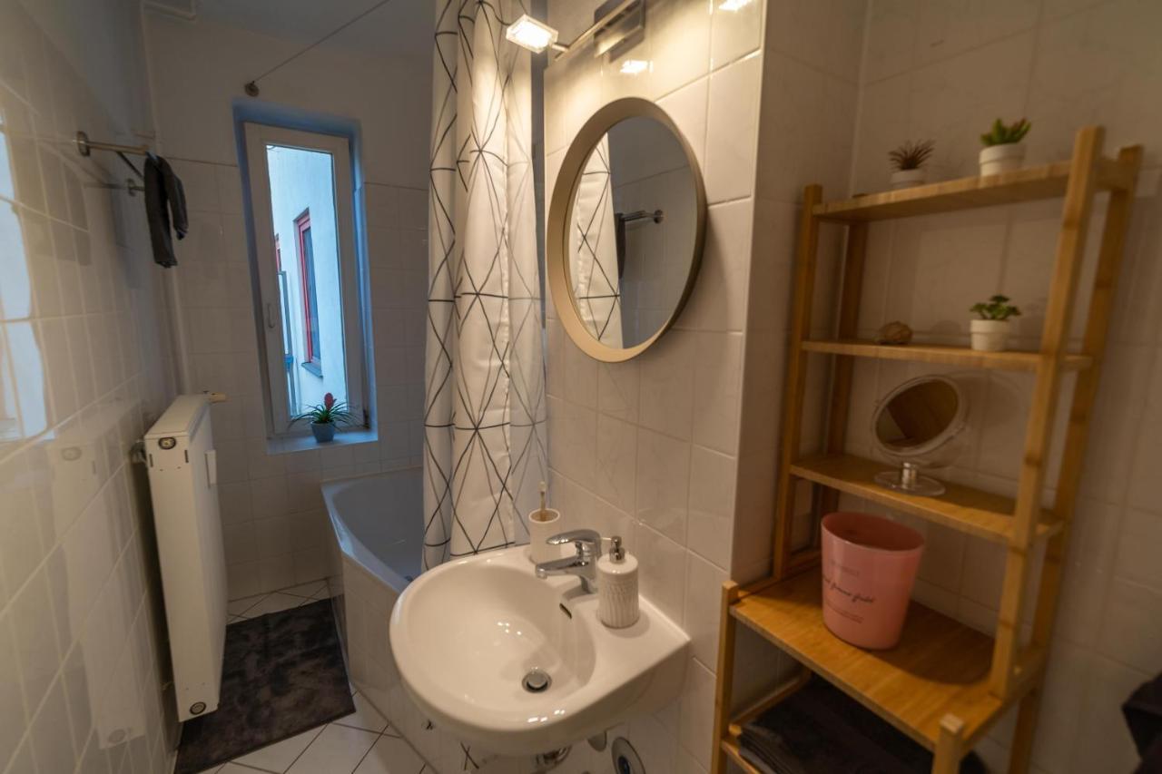 2 Bedroom 65Qm - Kitchen - Central - Netflix マクデブルク エクステリア 写真
